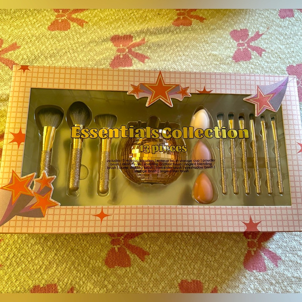 VIRAL HTF RARE Essentials Collection Disco Ball Makeup Brushes & Tools Set BNWT